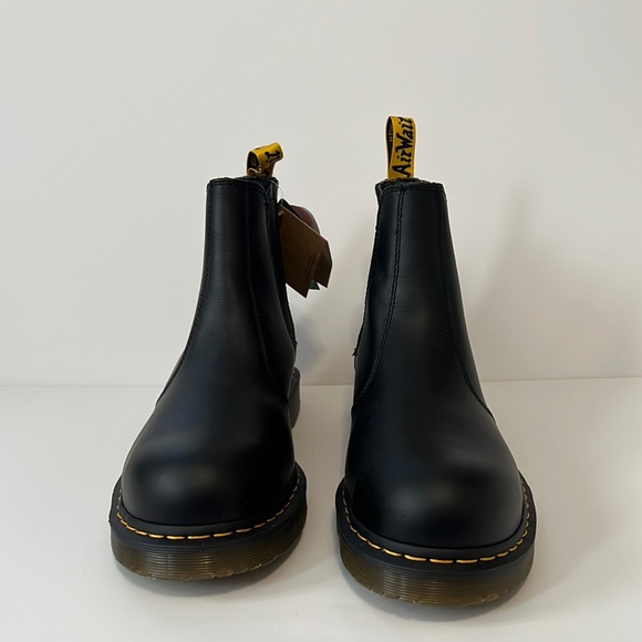 NWT Dr. Martens Fellside Steel Toe Chelsea Boots - Picture 2 of 8